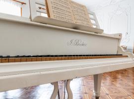 The Grand Piano Villa, hotel di Kutaisi