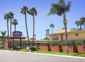 Howard Johnson by Wyndham San Diego Sea World, hotel near San Diego International Airport - SAN, San Diego