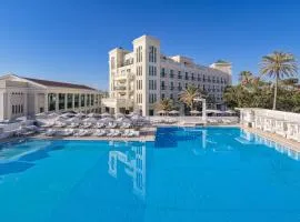 Las Arenas Balneario Resort