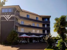 Hotel Verzaci, ξενοδοχείο σε Rinas