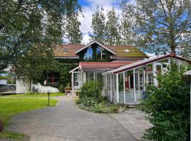 Árbakki Farmhouse Lodge, хотел в Рейкхолт