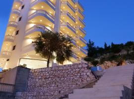 Sky Way SKK Luxury Apartments, ξενοδοχείο στους Αγίους Σαράντα