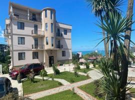 Green Yard Hotel, hotel in Batumi