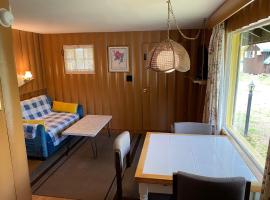 Amber Lantern One-Bedroom Cottage, hotel in Lake George