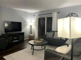 Luxury Modern Condo by the Lake - Succulent Way, hotel in Branson