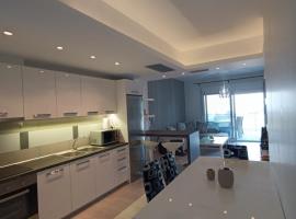Peramos View Luxury Maisonette, ξενοδοχείο στη Νέα Πέραμο