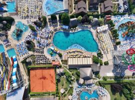 S Club Resort Hotel Aqua Park and Spa, ξενοδοχείο στο Βελιγράδι