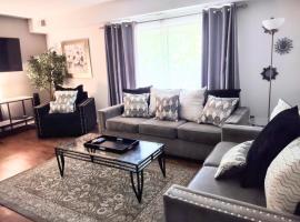 Inviting Condo in Central Raleigh, hotel in Raleigh