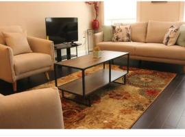 Entire 3 bedroom Private Luxury Condo, hotel in Washington, D.C.