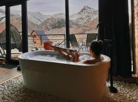 Kazbegi Story, majake sihtkohas Stephantsminda
