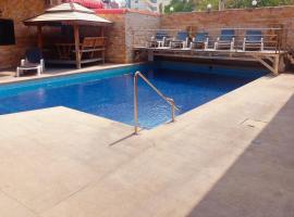 Dania, hotell i Pattaya Central