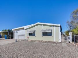 Bullhead City Home with Fire Pit - Walk to CO River!, hotel in Bullhead City