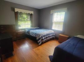 Cozy Apartment in Historic East Knoxville, hotel in Knoxville