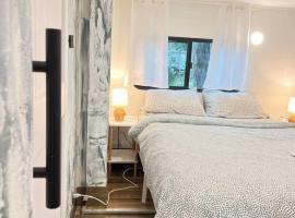 Social Distanсing Approved Nature Getaway!, hotel in Naples