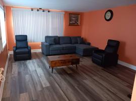 Condo Apartment Near Midway Airport, hotel in Chicago