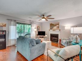 Mount Pleasant Condo - Near Charleston and Beaches!, hotel in Charleston