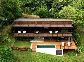 Casa Pelícano - Tropical house w' private pool and ocean views, αγροικία σε Playa Venao