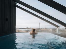 Hotel Berg by Keflavik Airport, hotel in Keflavík