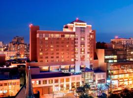 Sheraton LaGuardia East Hotel, hotel in Queens