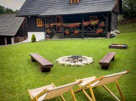Traditional deer Cabin with Sauna, hotel v Dolnom Kubíne
