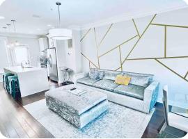 Gorgeous Modern 4-Level 4BDR Home in Central Location Parking Included Free Cancellation, hotel in Washington, D.C.
