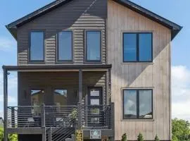 Private Pool, Dog Friendly, Theater, Game Room!
