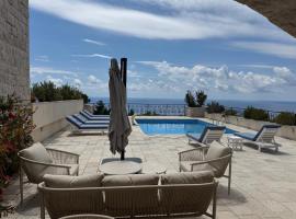 Casa Oliva Villas with private heating pools, hotel Budvában