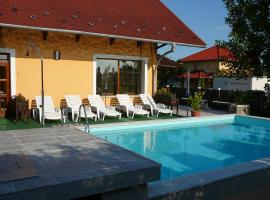 Ciklámen apartman, hotel Gyenesdiáson
