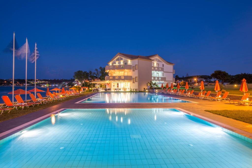 Piscina a Al Mare Hotel o a prop