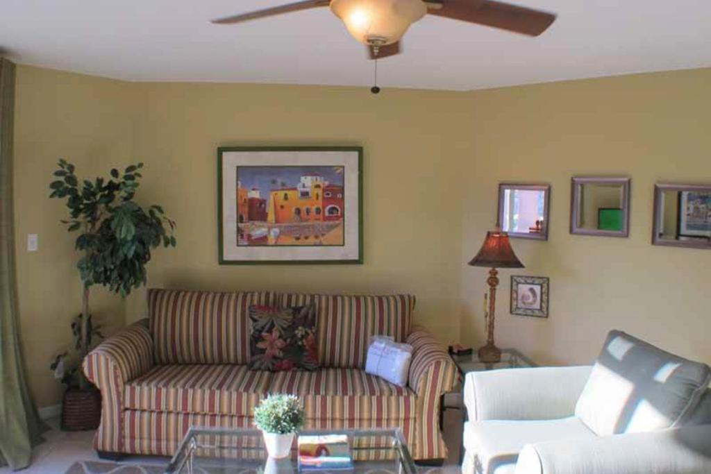 Posedenie v ubytovaní Gulfview Condominiums
