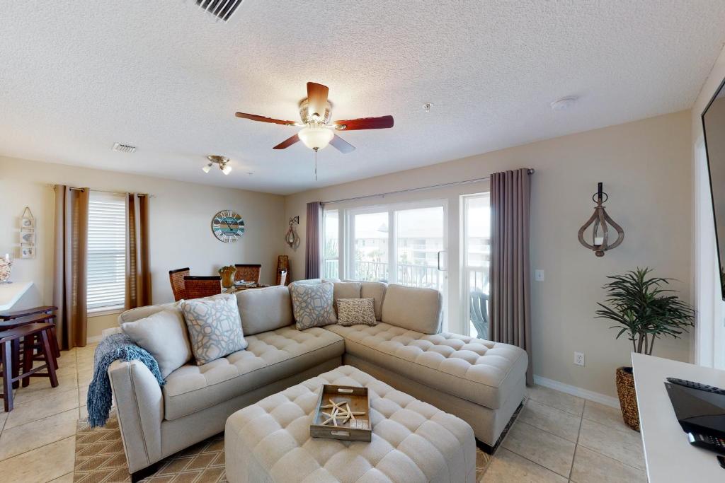 Gulf Island Condos II休息區