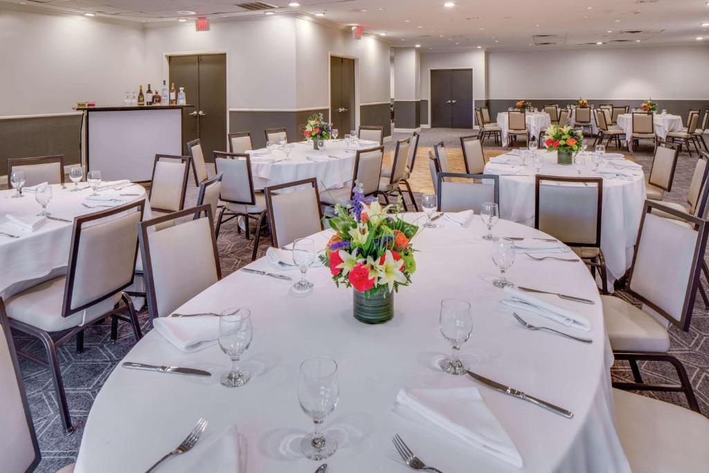 Ristorante o altro punto ristoro di Hilton Newark Airport
