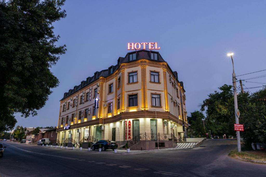 Hoone, kus hotell asub