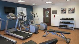 The fitness centre and/or fitness facilities at Comfort Inn & Suites Boise Airport