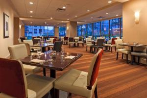 Χώρος καθιστικού στο Wyndham Grand Pittsburgh