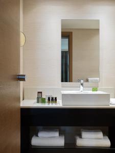 A bathroom at Galaxy Iraklio Hotel