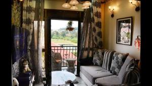 A seating area at Albert Suites & Apartments Entebbe