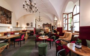 A seating area at Classic Hotel Am Stetteneck