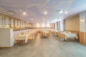 Restorāns vai citas vietas, kur ieturēt maltīti, naktsmītnē Iris Hotel Boston
