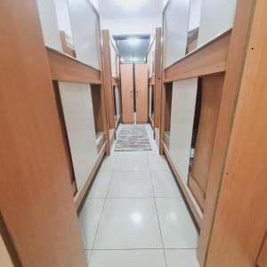 두바이에 위치한 LA Gold hostel capsule에서 갤러리에 업로드한 사진