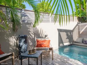 Kolam renang di atau dekat dengan Le Bungalow Gypset