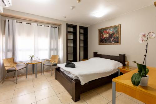 Little Prince Hostel-5 Min Walk To The Beach 객실 침대