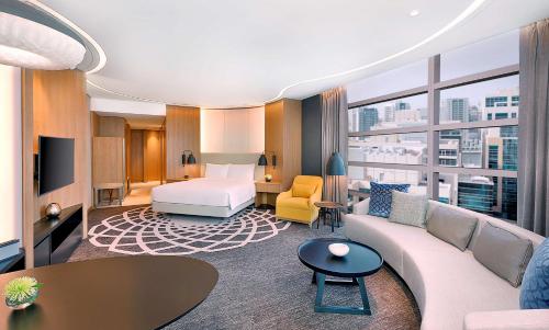 Ruang duduk di DoubleTree by Hilton Dubai - Business Bay