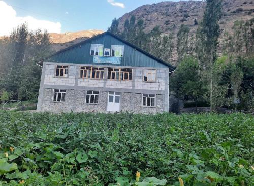 Jumaboy Guesthouse