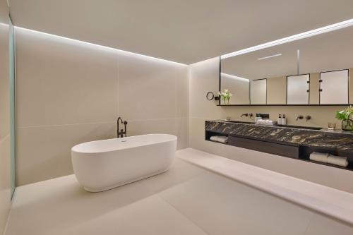 A bathroom at Koenigshof, a Luxury Collection Hotel, Munich