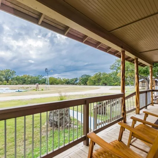 Vineyard Trail Cottages- Adults Only, hotel in Fredericksburg