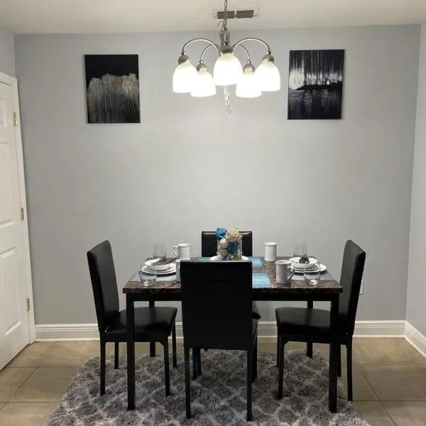 Cheerful 3-bedrooms with free parking on premises, hotel in Tallahassee