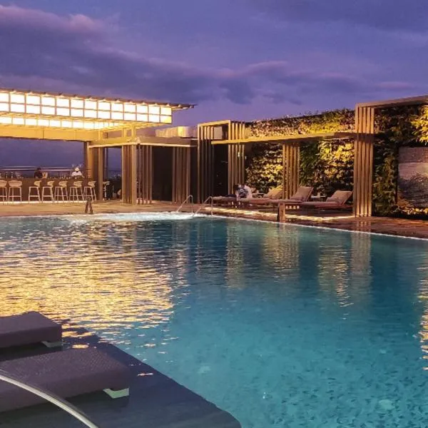 Hotel Okura Manila at Newport World Resorts, hotel Manilában