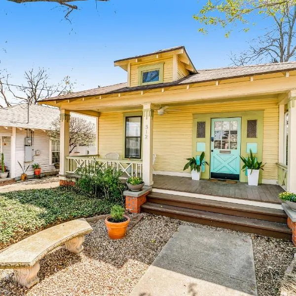 Beautiful Art Bungalow, hotel in Dallas