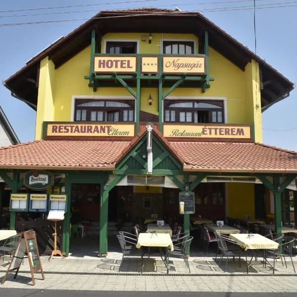 Hotel Napsugár, hotel Balatonmáriafürdőn